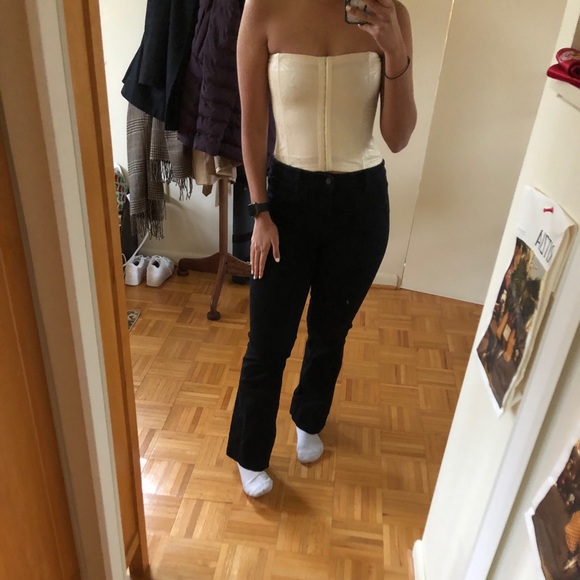 Cream corset top with bone structure - Picture 3 of 3